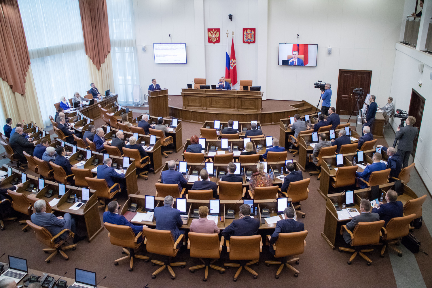 Заксобрание Красноярского края согласовало корректировку краевого бюджета с расходами свыше 406 млрд рублей