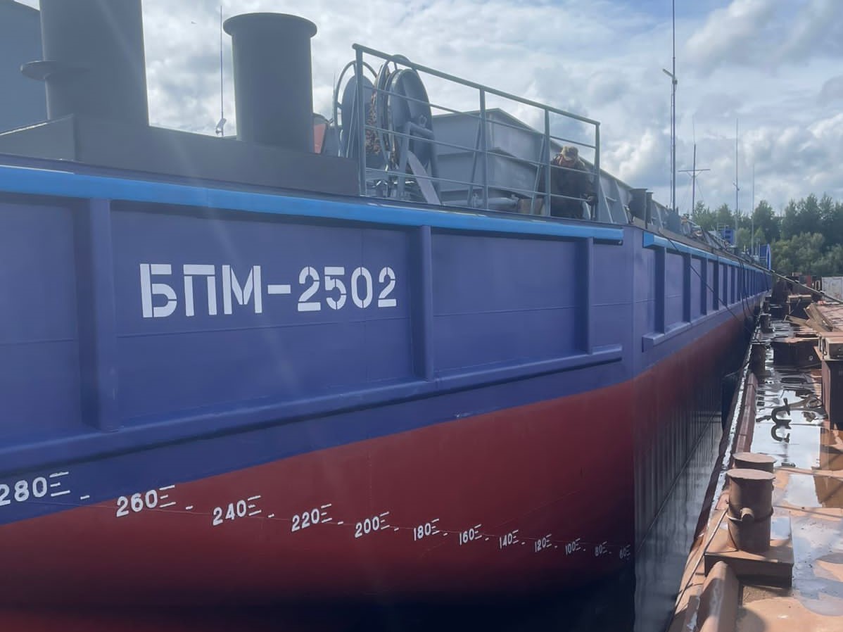 Построена еще одна баржа Енисейского пароходства для перевозки грузов на Север