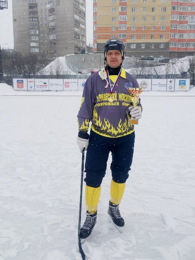 Алексей Рыкованов поздравил команду «ММТП»  по хоккею с мячом с победой в чемпионате Мурманской области