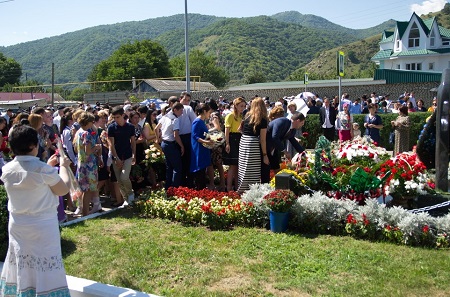 В Карачаево-Черкесии в День солидарности в борьбе с терроризмом вспоминали жертв трагедии в Беслане