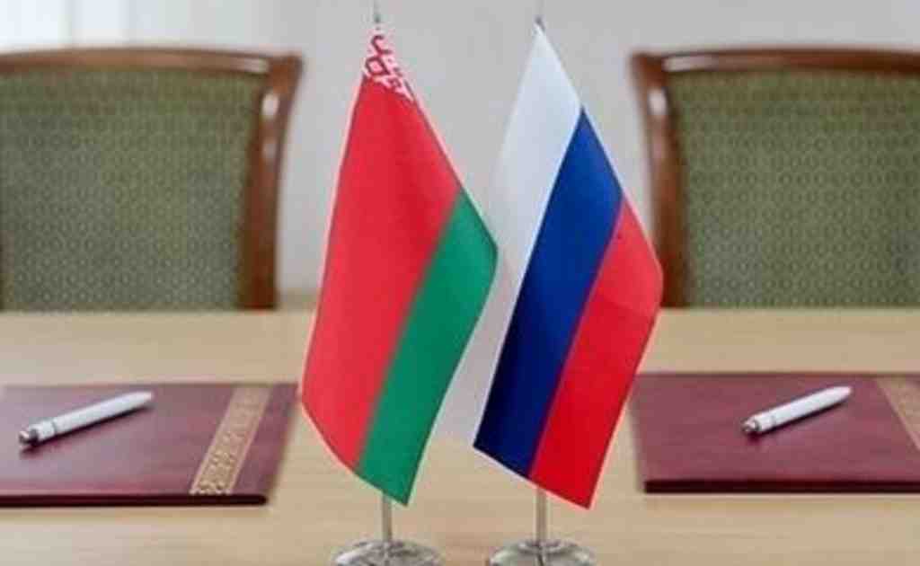 russia belarus flags peregovory