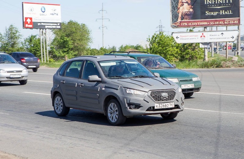 Datsun-mi-Do-hatchback-spied-in-Russia-front
